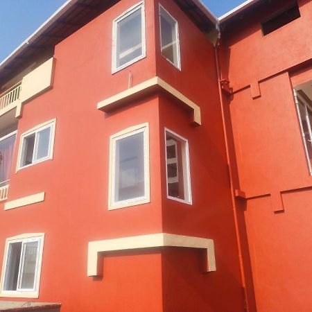 Two Bedroom House มาดิเครี ภายนอก รูปภาพ